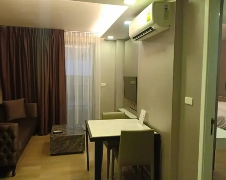 Property photos for Dazzle Sukhumvit 7