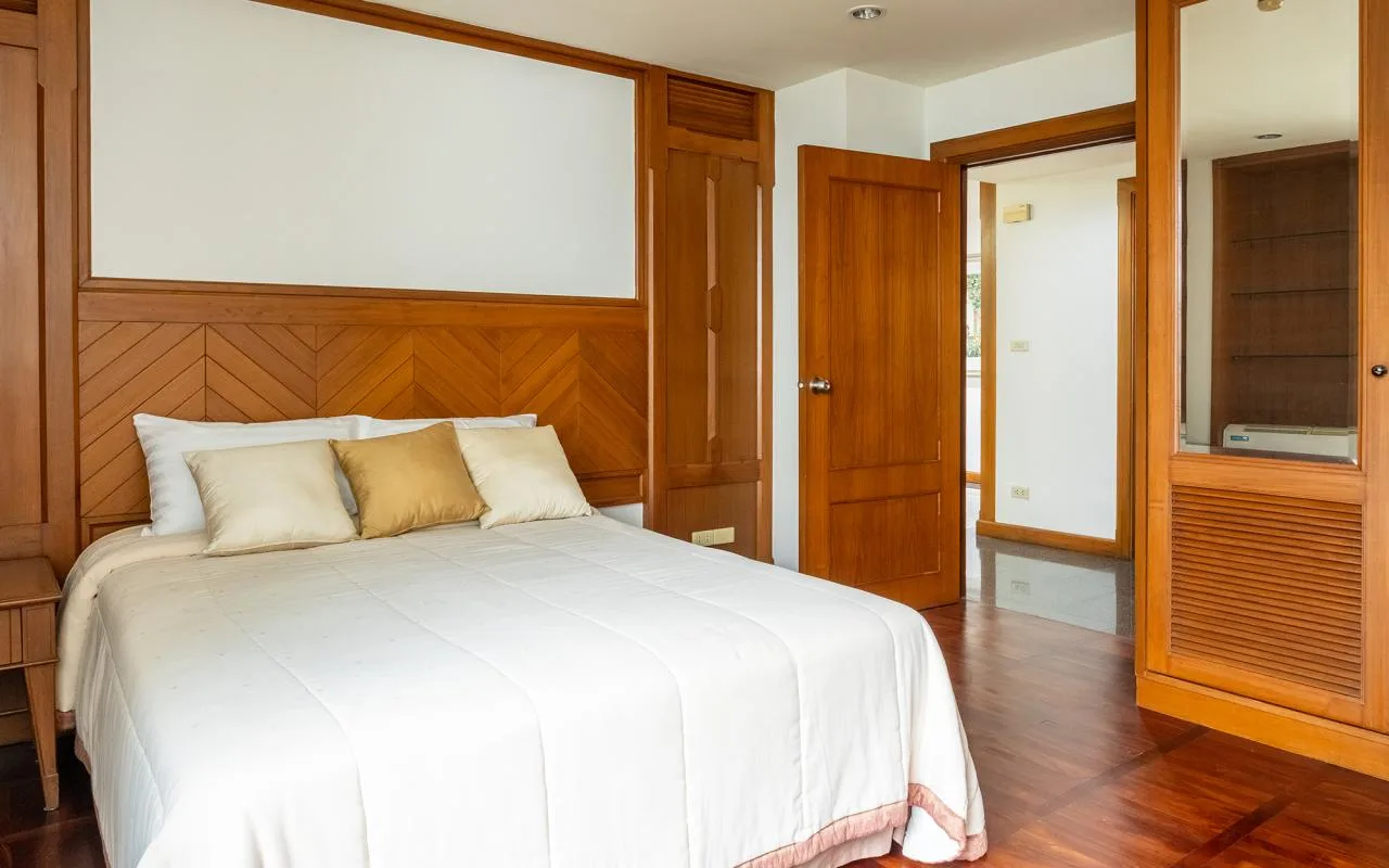 Property photos for Suan Phinit Place