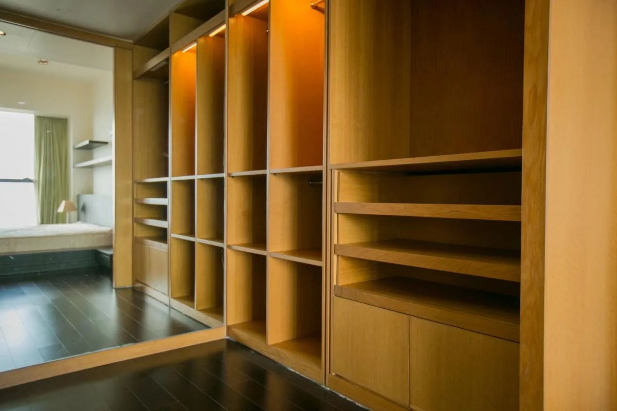 Property photos for The Met