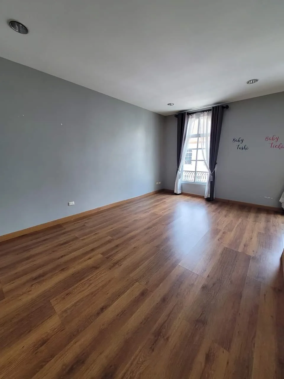Property photos for Baan Klang Krung Sathon-narathiwas