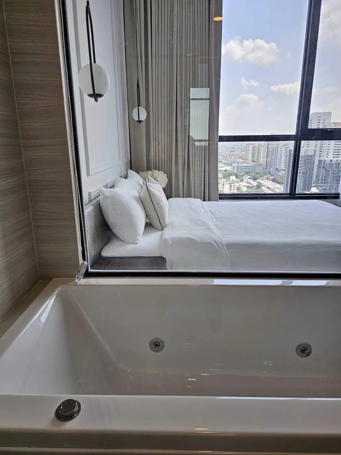 Property photos for Park Origin Thonglor
