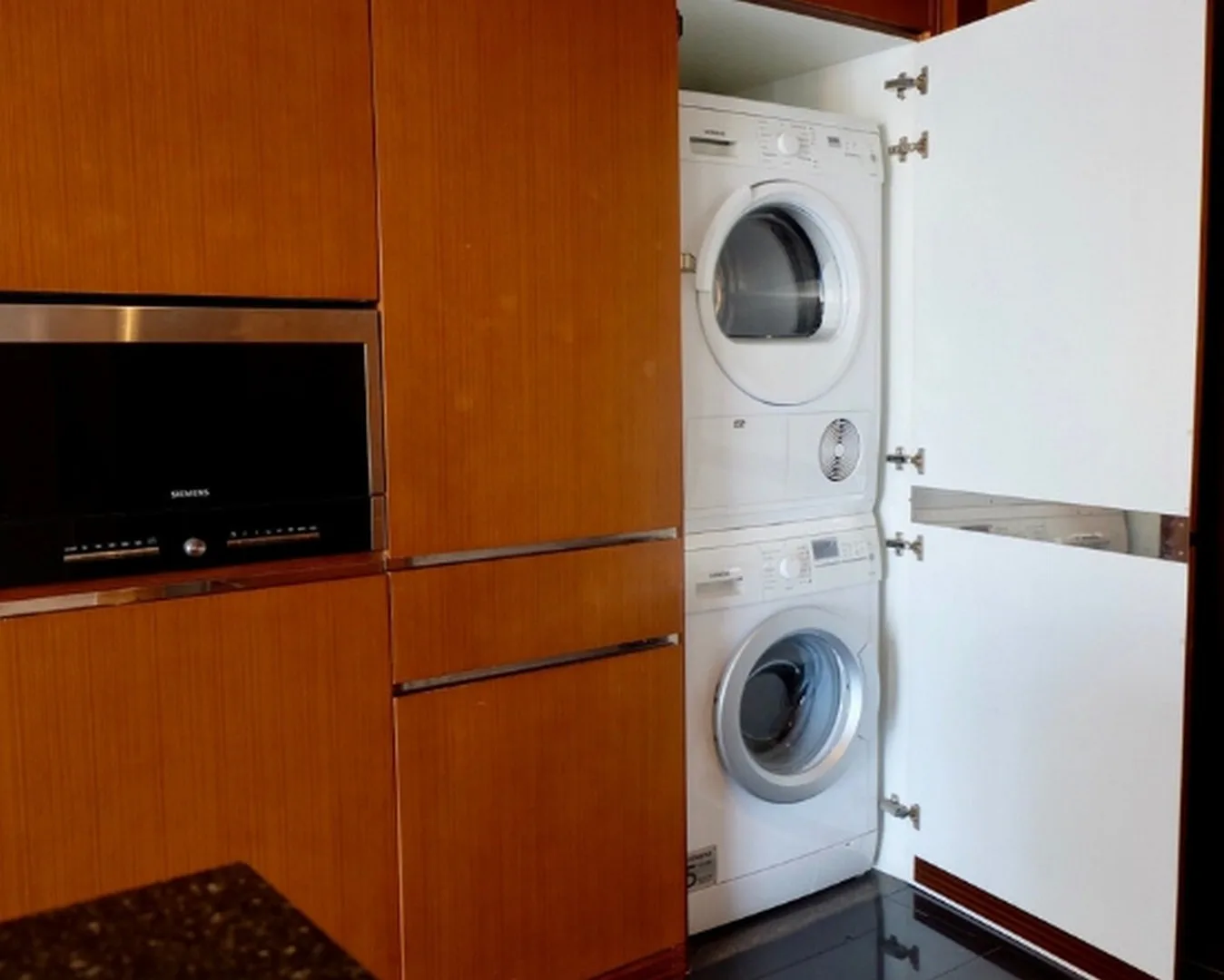 Property photos for Hansar Rajdamri