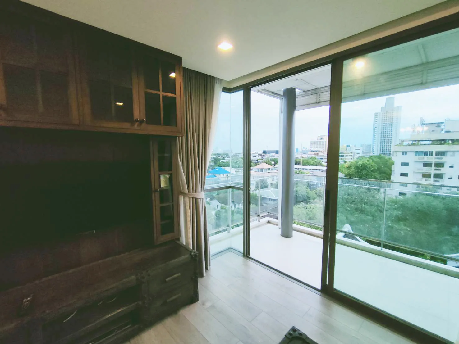 Property photos for The Room Sukhumvit 40
