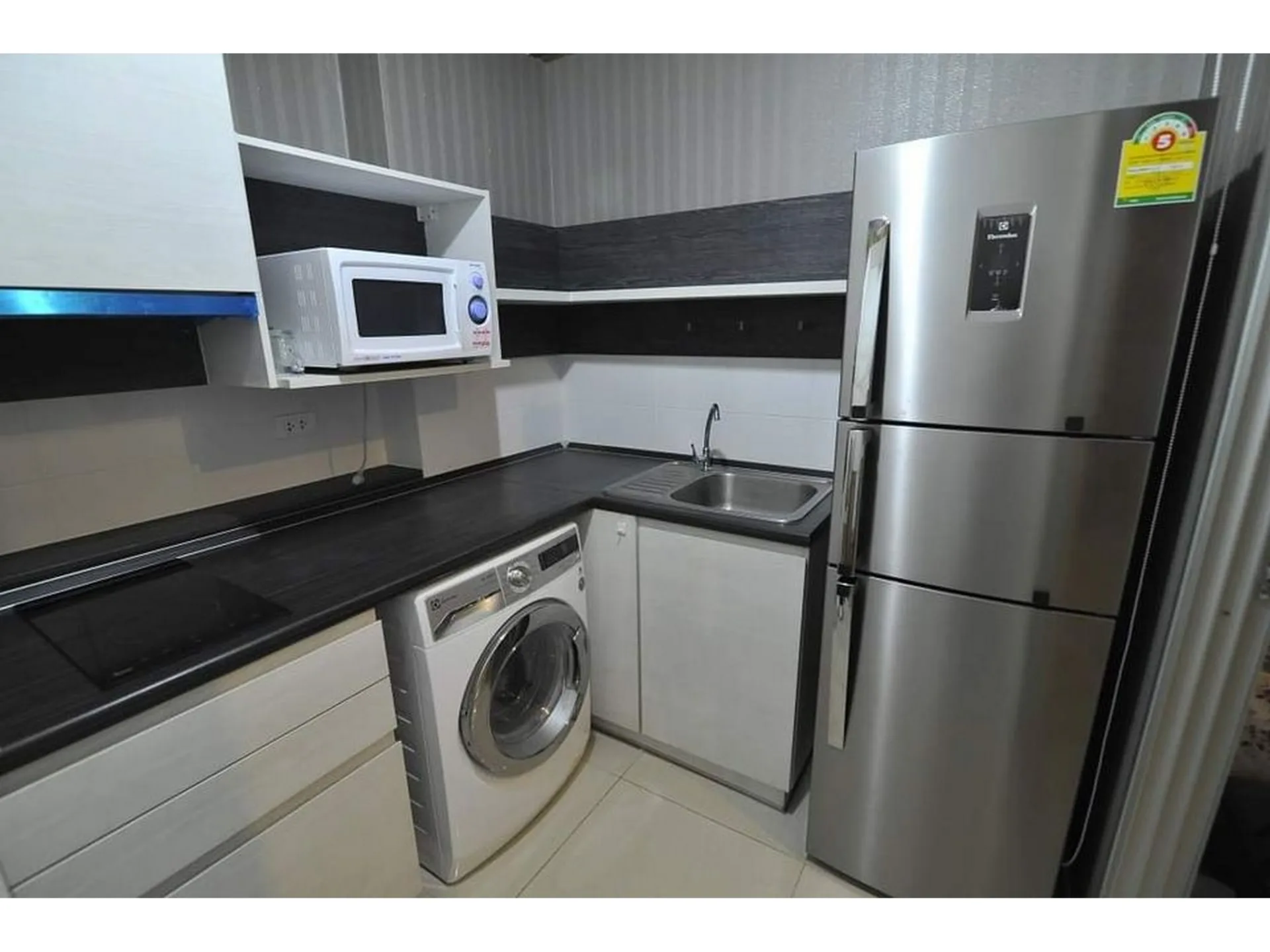 Property photos for Life Ratchadapisek