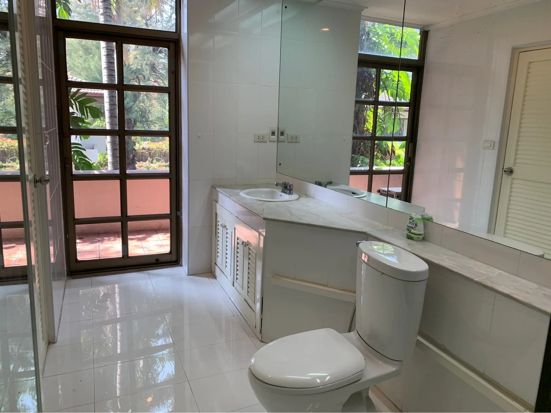 Property photos for Single House Soi Ruamrudee