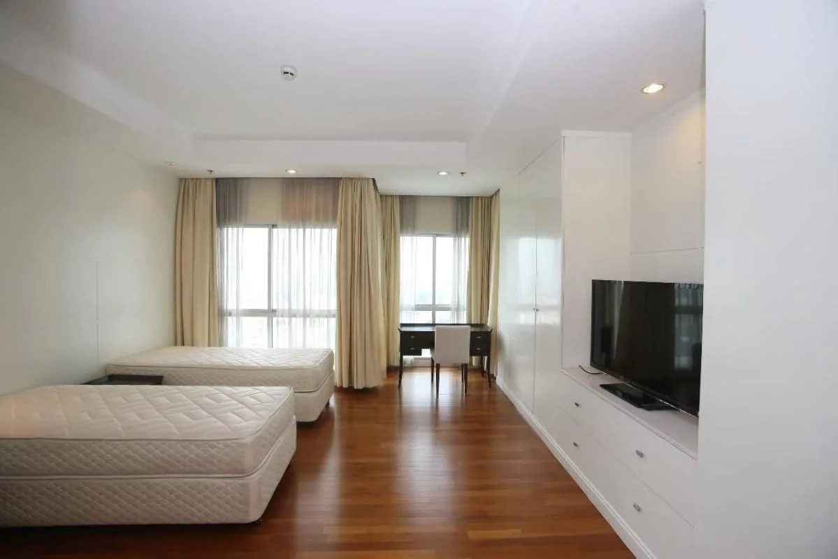 Property photos for Royal Residence Park