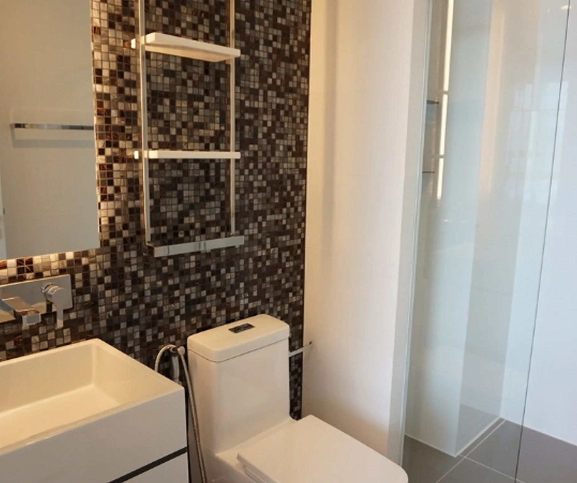 Property photos for The Room Sukhumvit 69