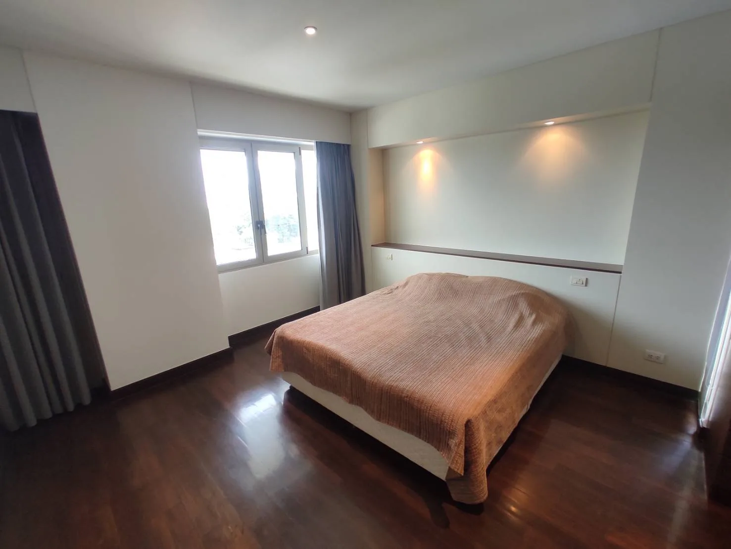 Property photos for Ruamrudee House