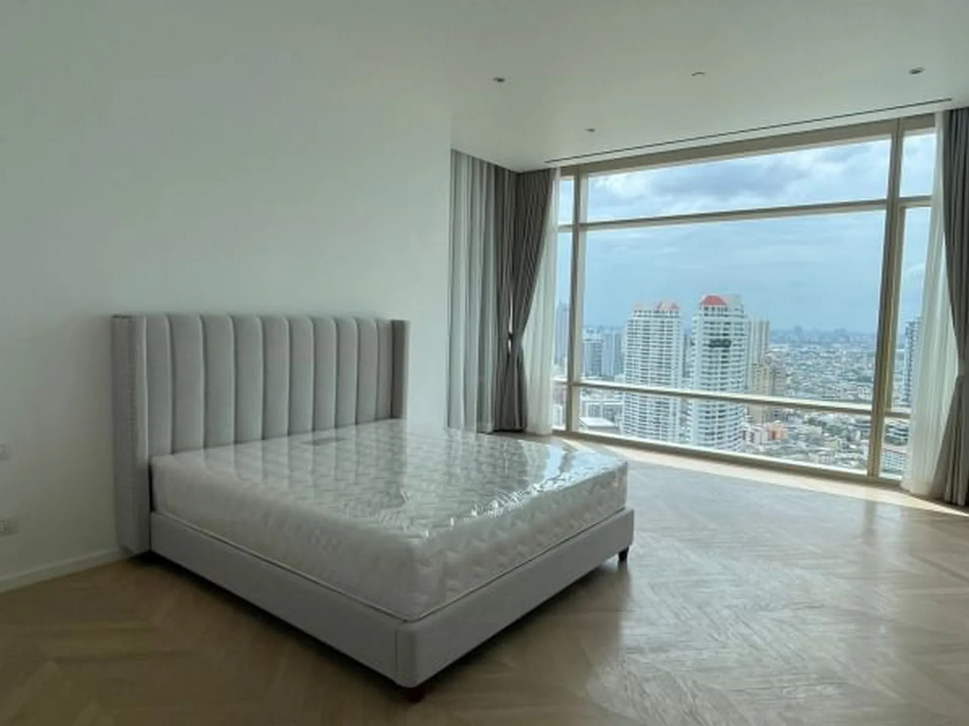 Property photos for Four Seasons Private Residences Bangkok
