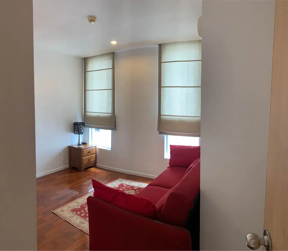 Property photos for Siri On 8