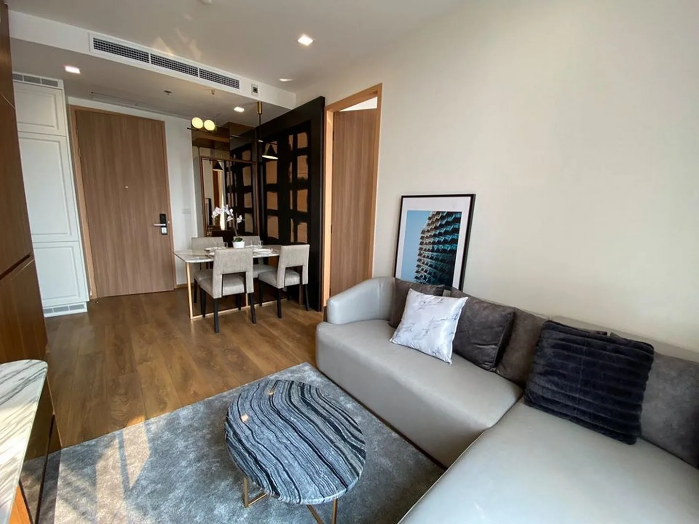 Property photos for Noble BE 33