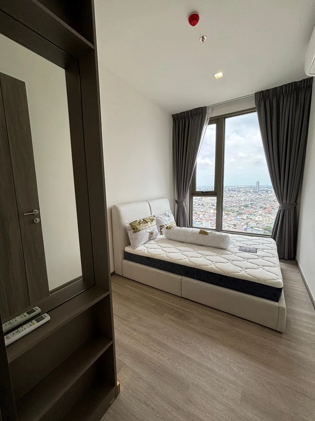 Property photos for Rhythm Charoenkrung Pavillion