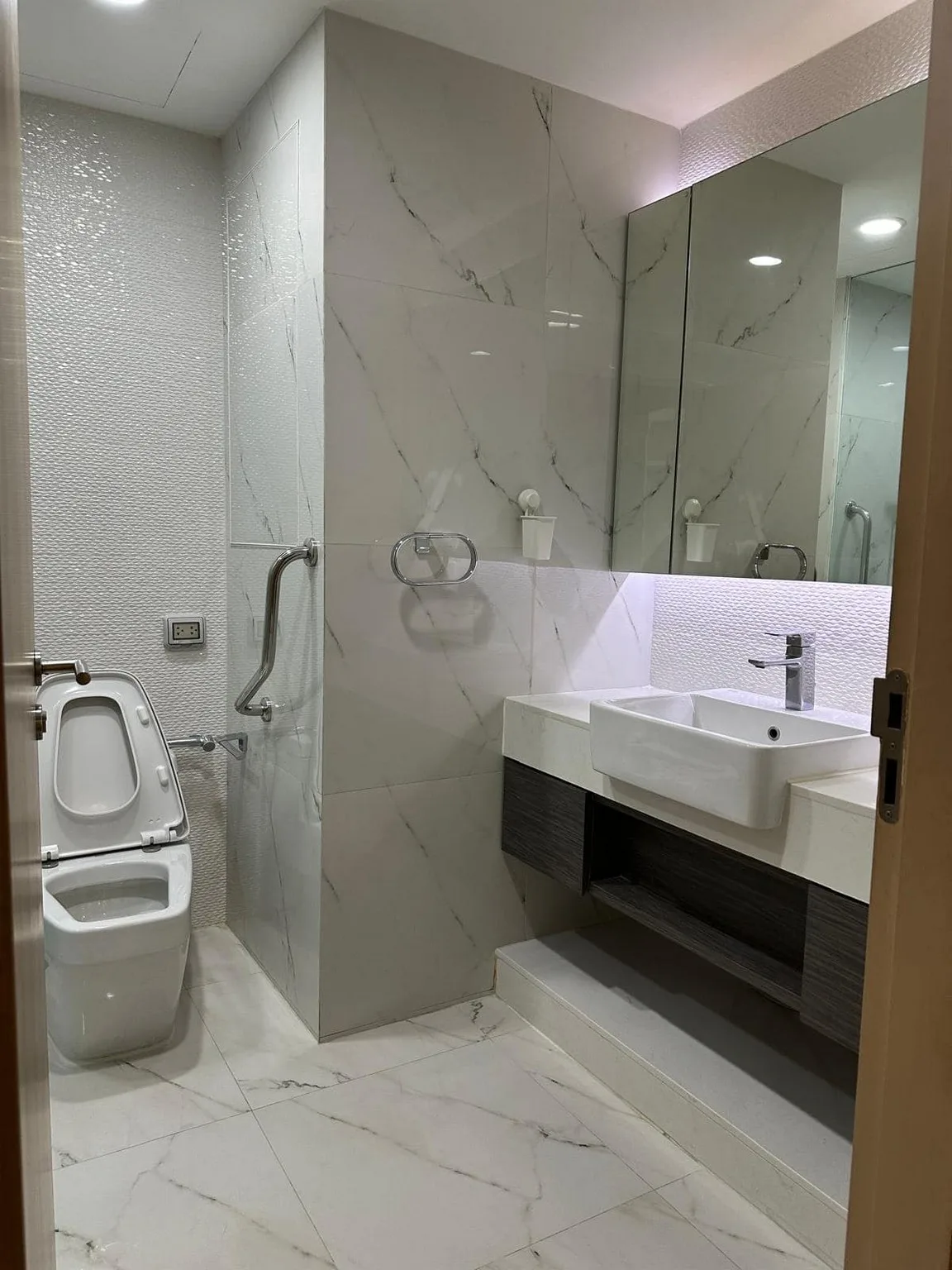 Property photos for La Cascade