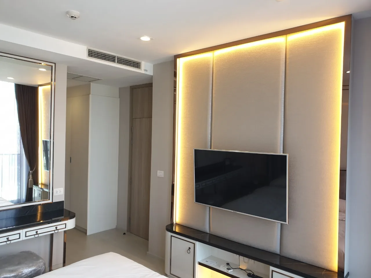 Property photos for Noble Ploenchit