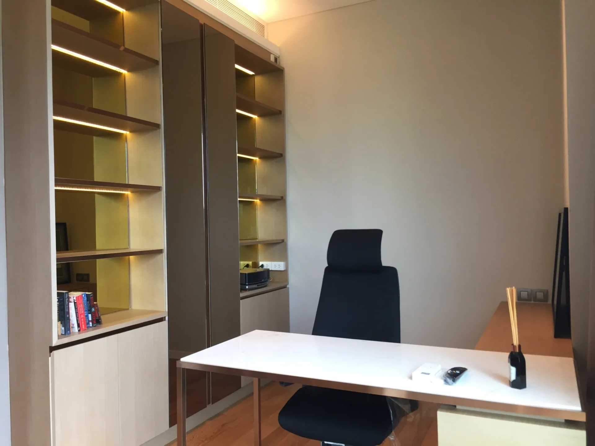 Property photos for Sindhorn Tonson
