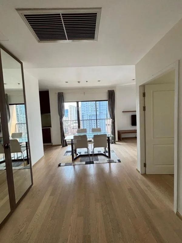 Property photos for Noble Refine
