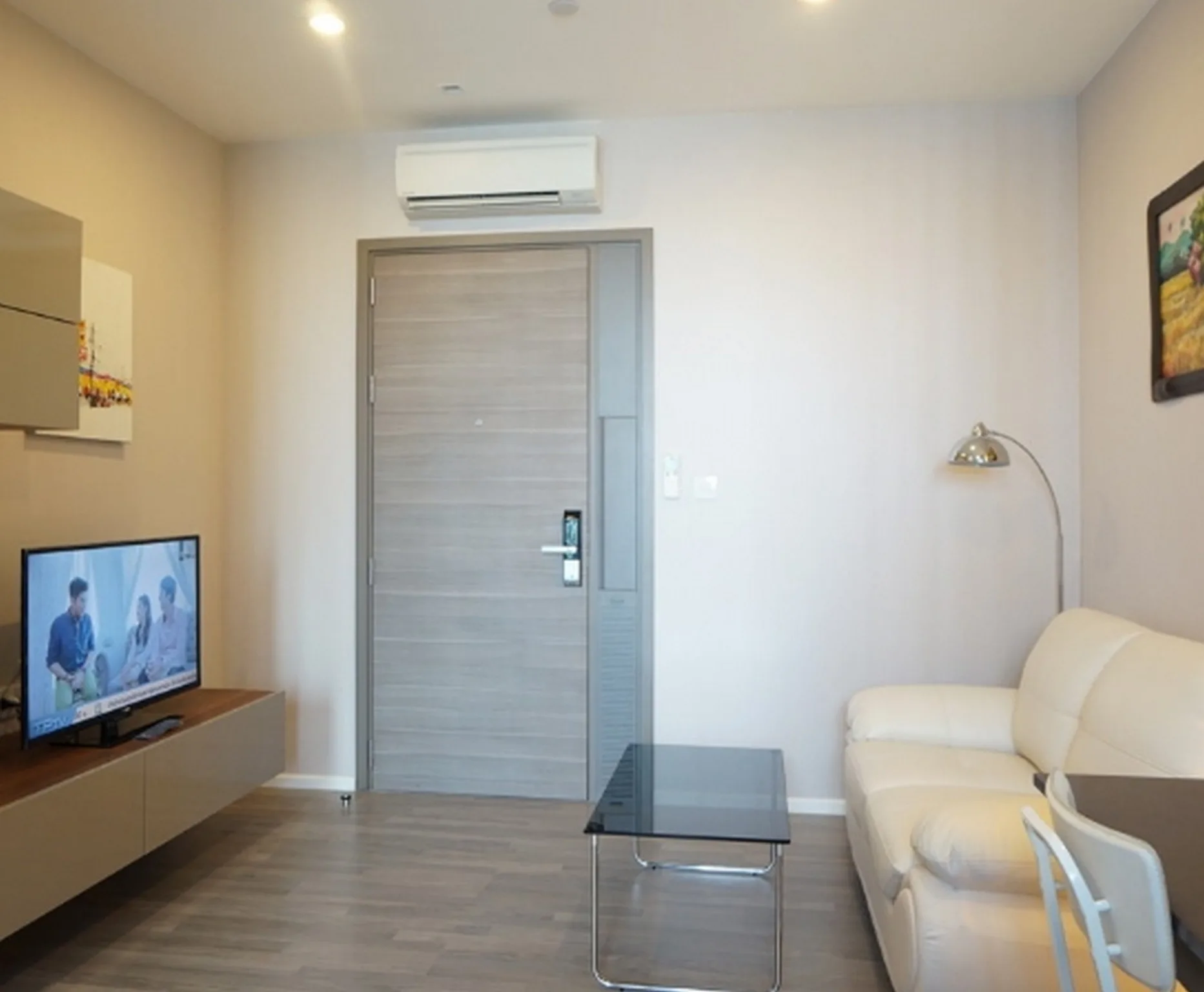 Property photos for The Room Sukhumvit 69