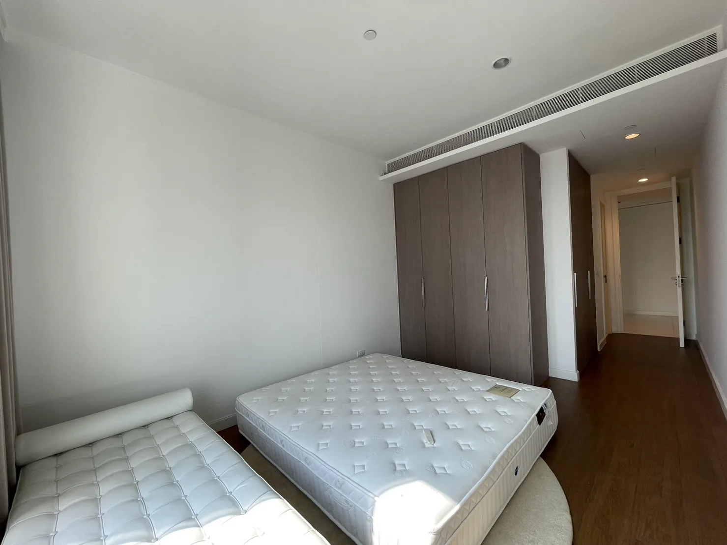 Property photos for 185 Rajadamri