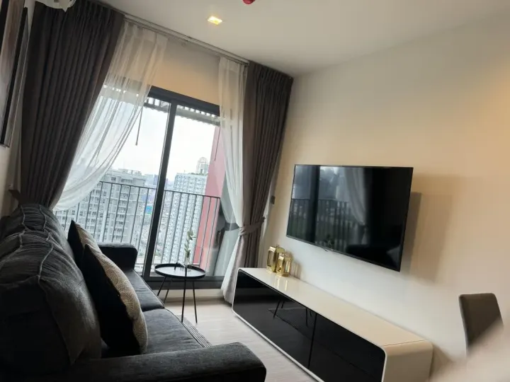 Property photos for Life Asoke Hype
