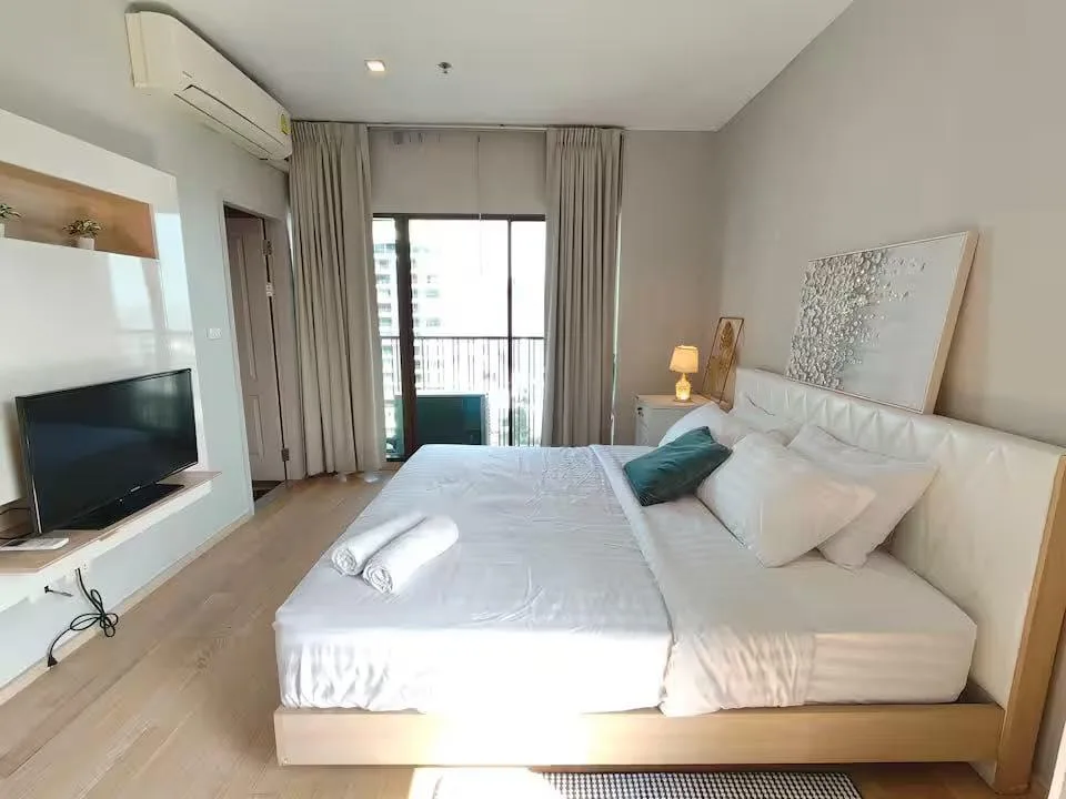 Property photos for Noble Refine