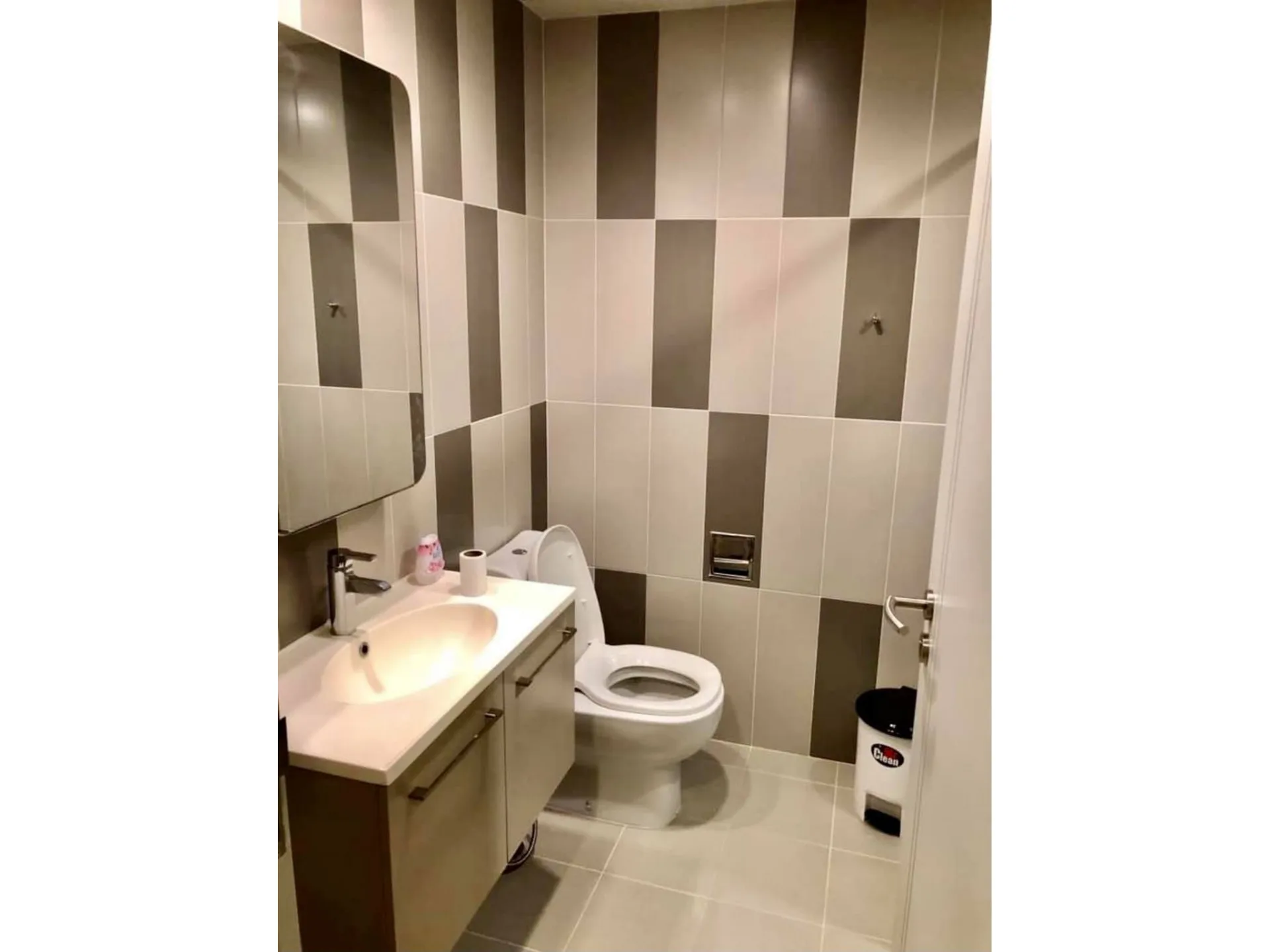 Property photos for Onyx Phaholyothin