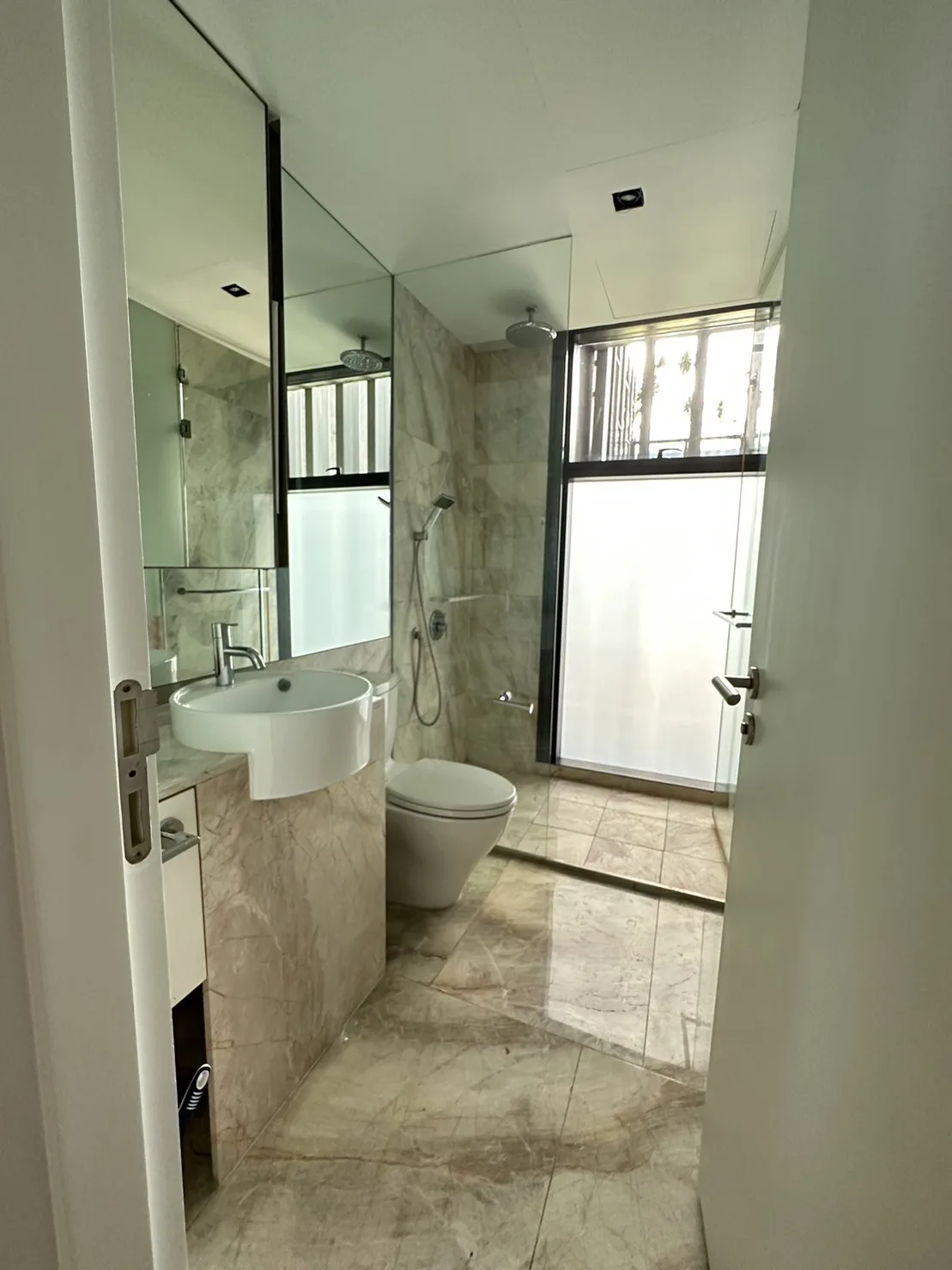 Property photos for The Met