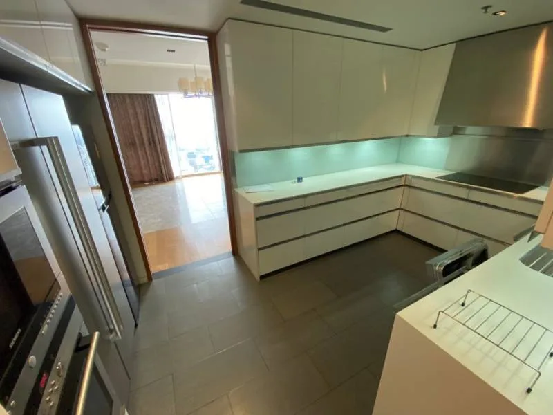 Property photos for The Met