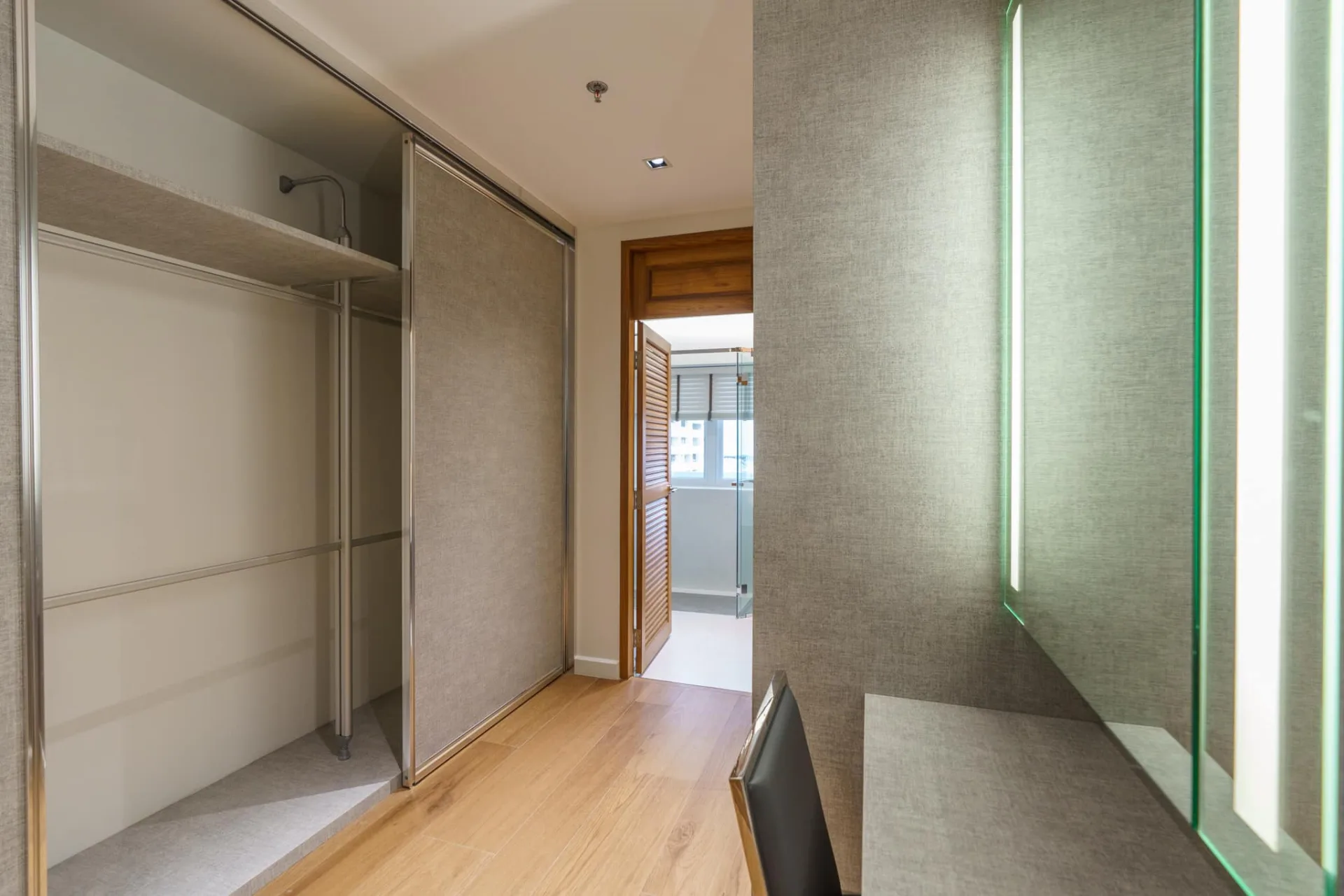 Property photos for 33 Tower