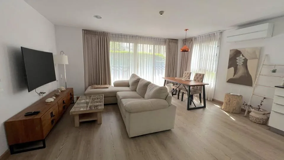 Property photos for The Clover Thonglor