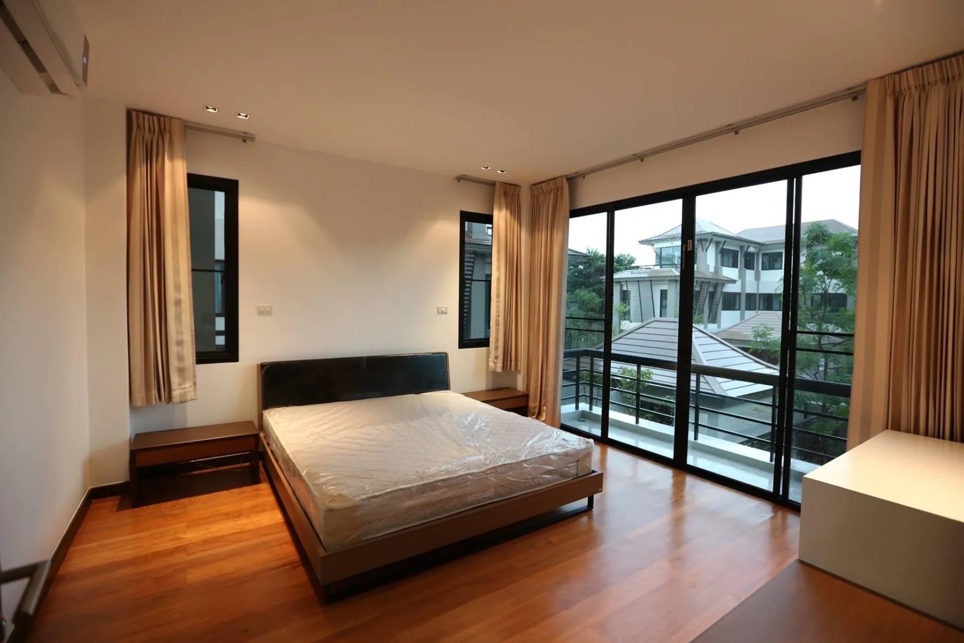 Property photos for Willow 49