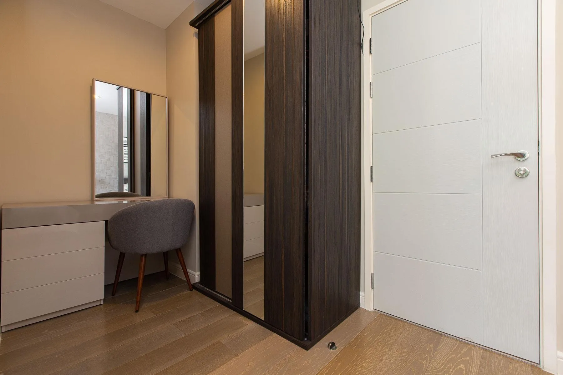 Property photos for The Crest Sukhumvit 24