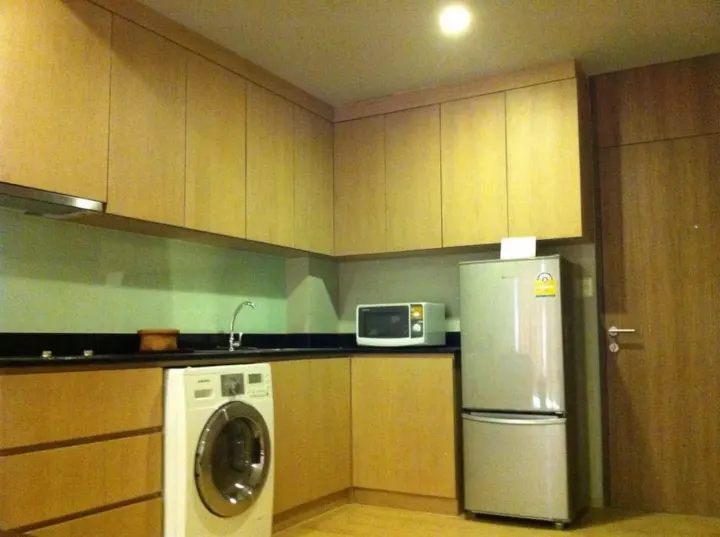 Property photos for Noble Refine