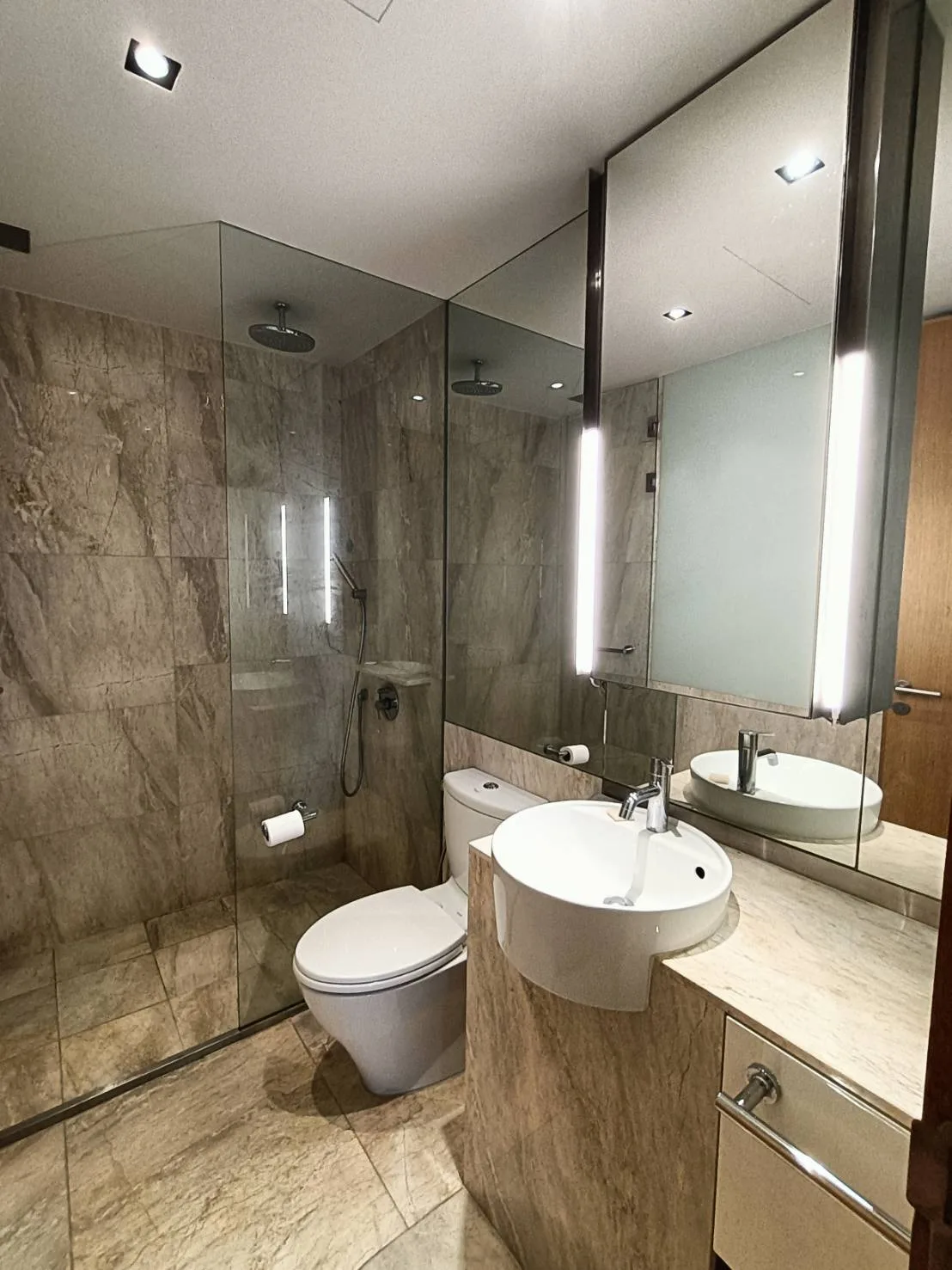 Property photos for The Met