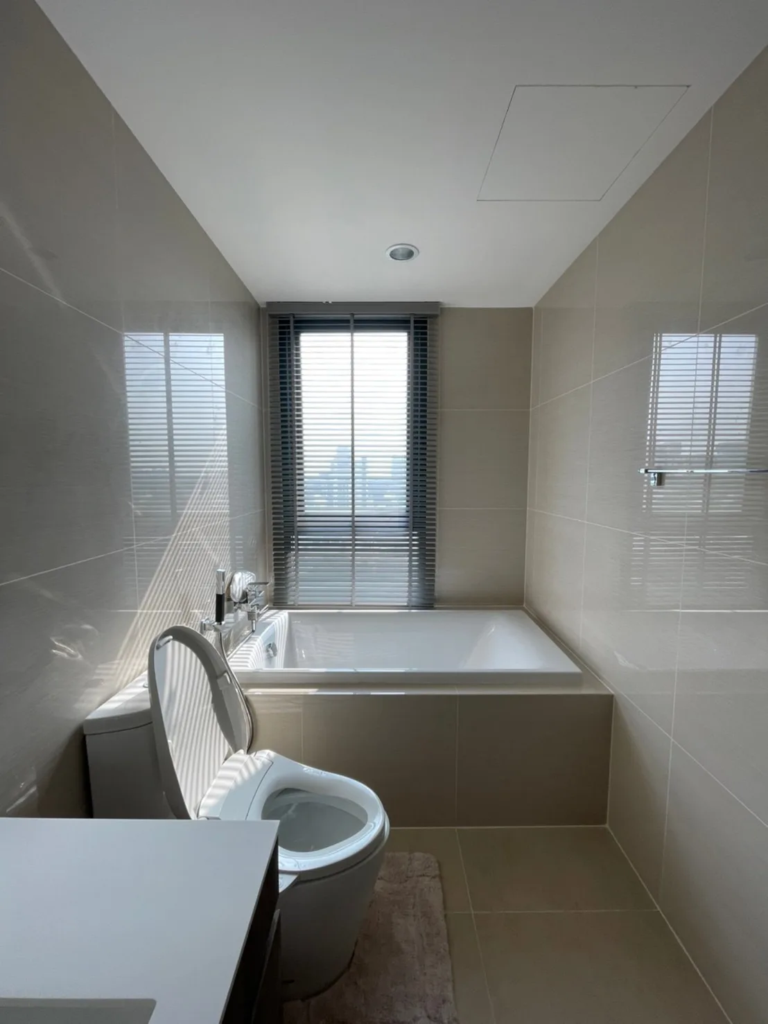 Property photos for IDEO Mobi Sukhumvit 66
