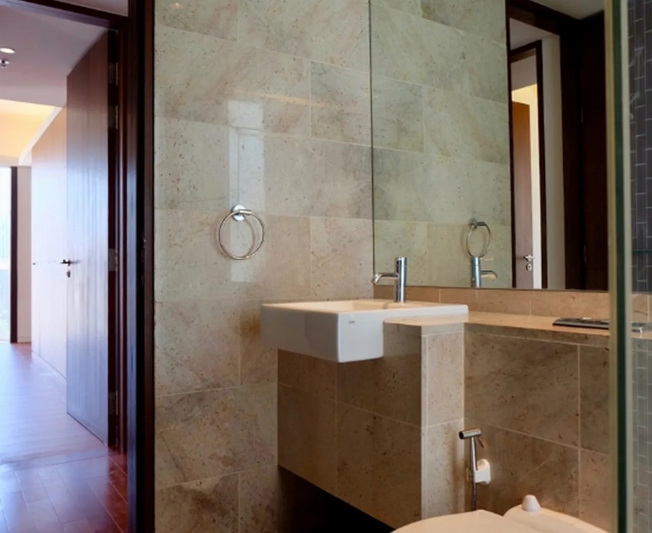 Property photos for Hansar Rajdamri