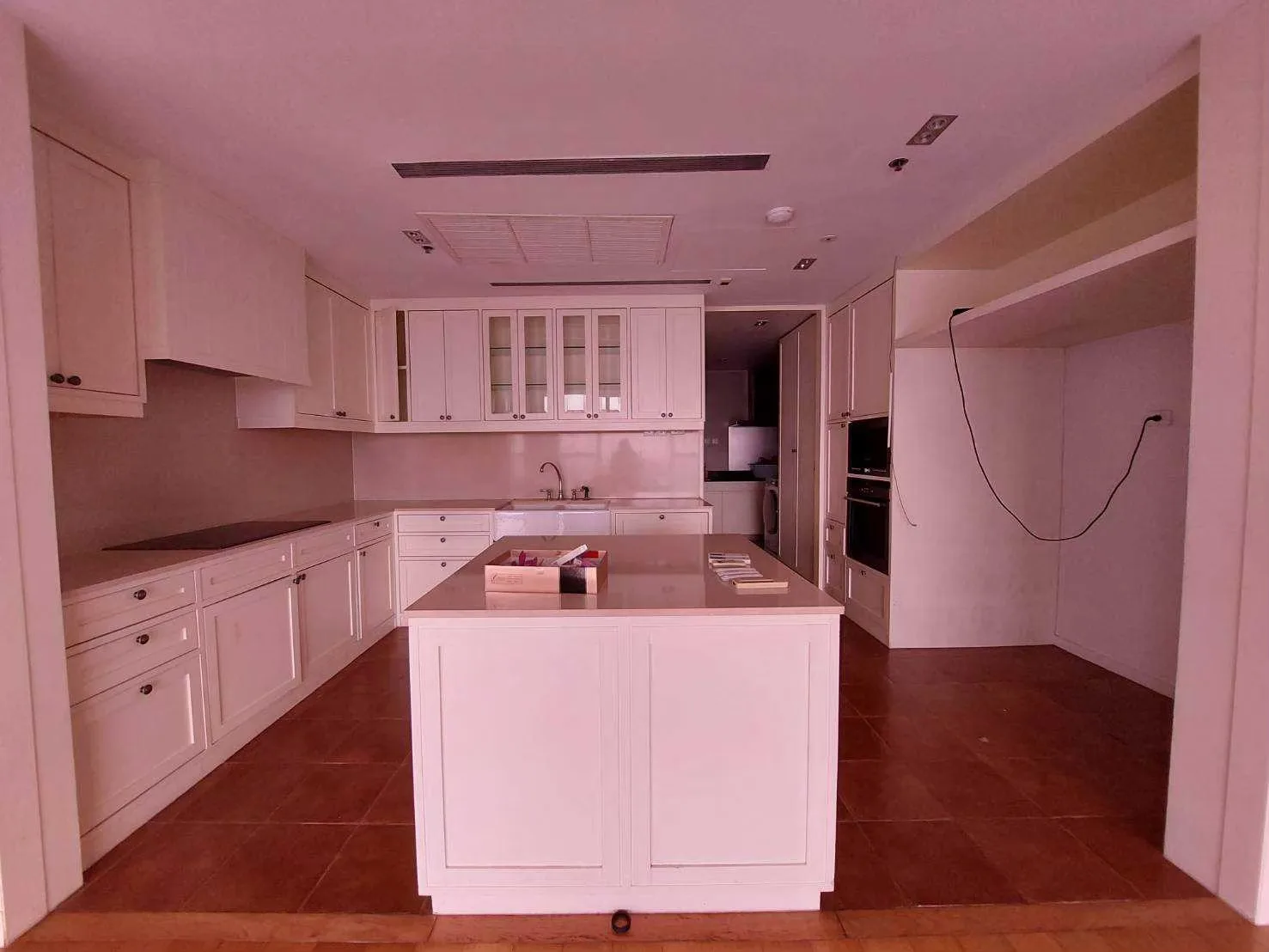 Property photos for The Met