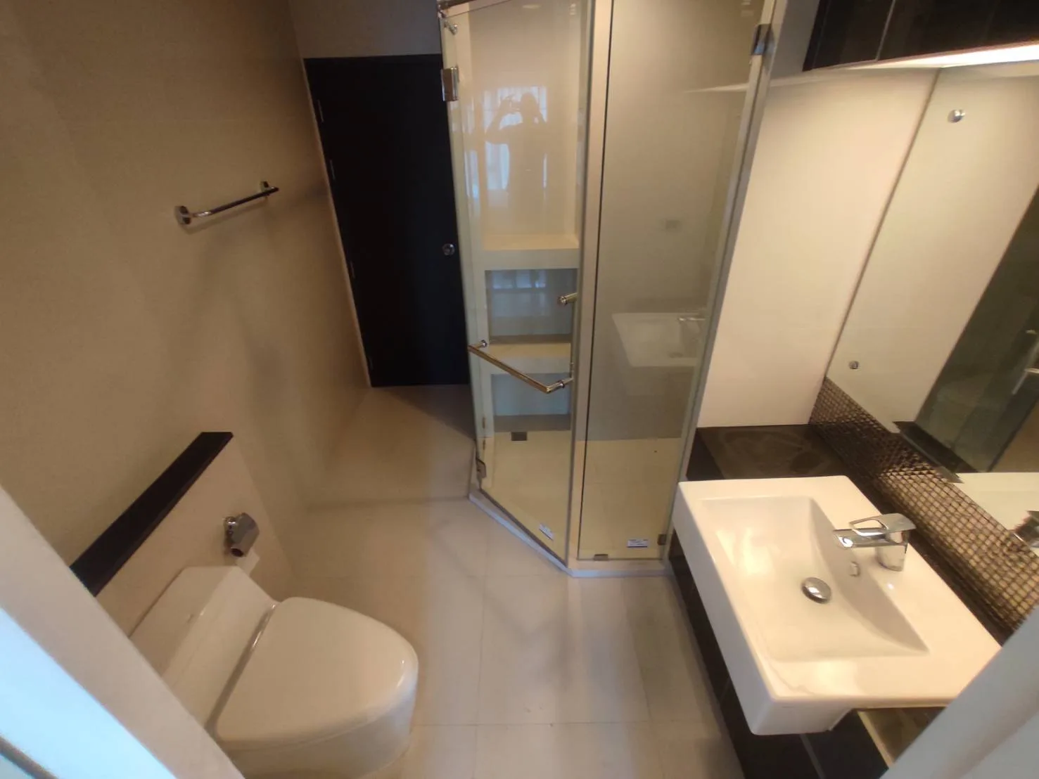 Property photos for The Crest Sukhumvit 34