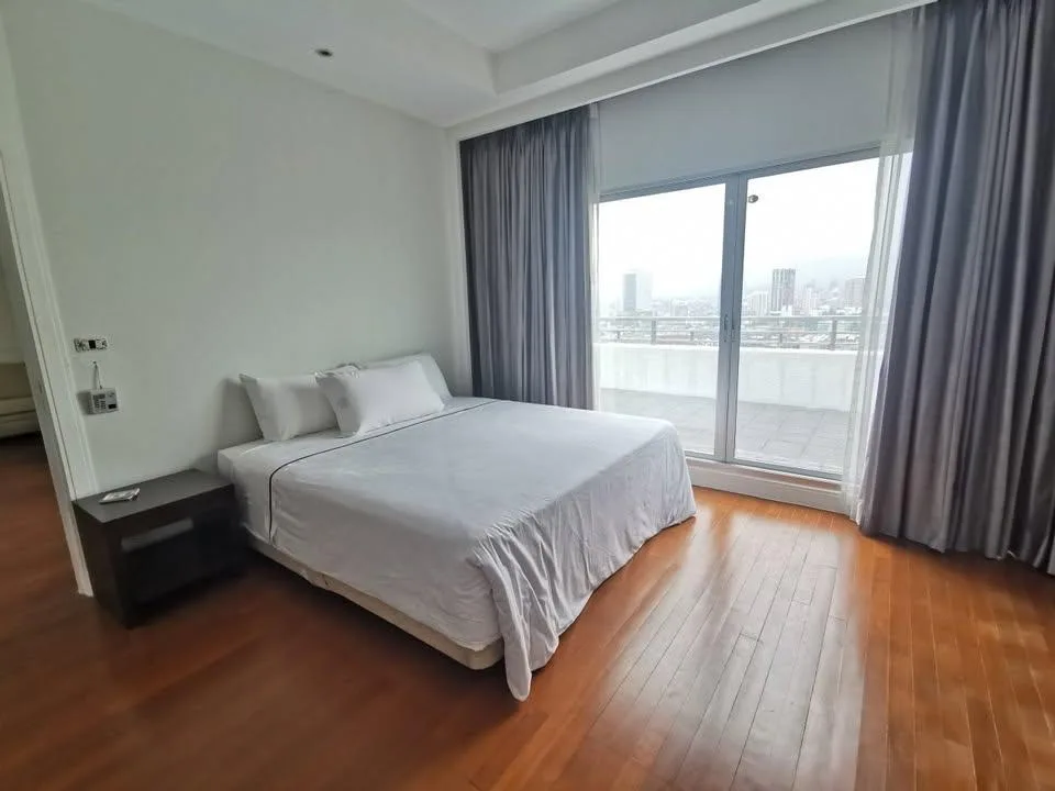 Property photos for Royal Residence Park