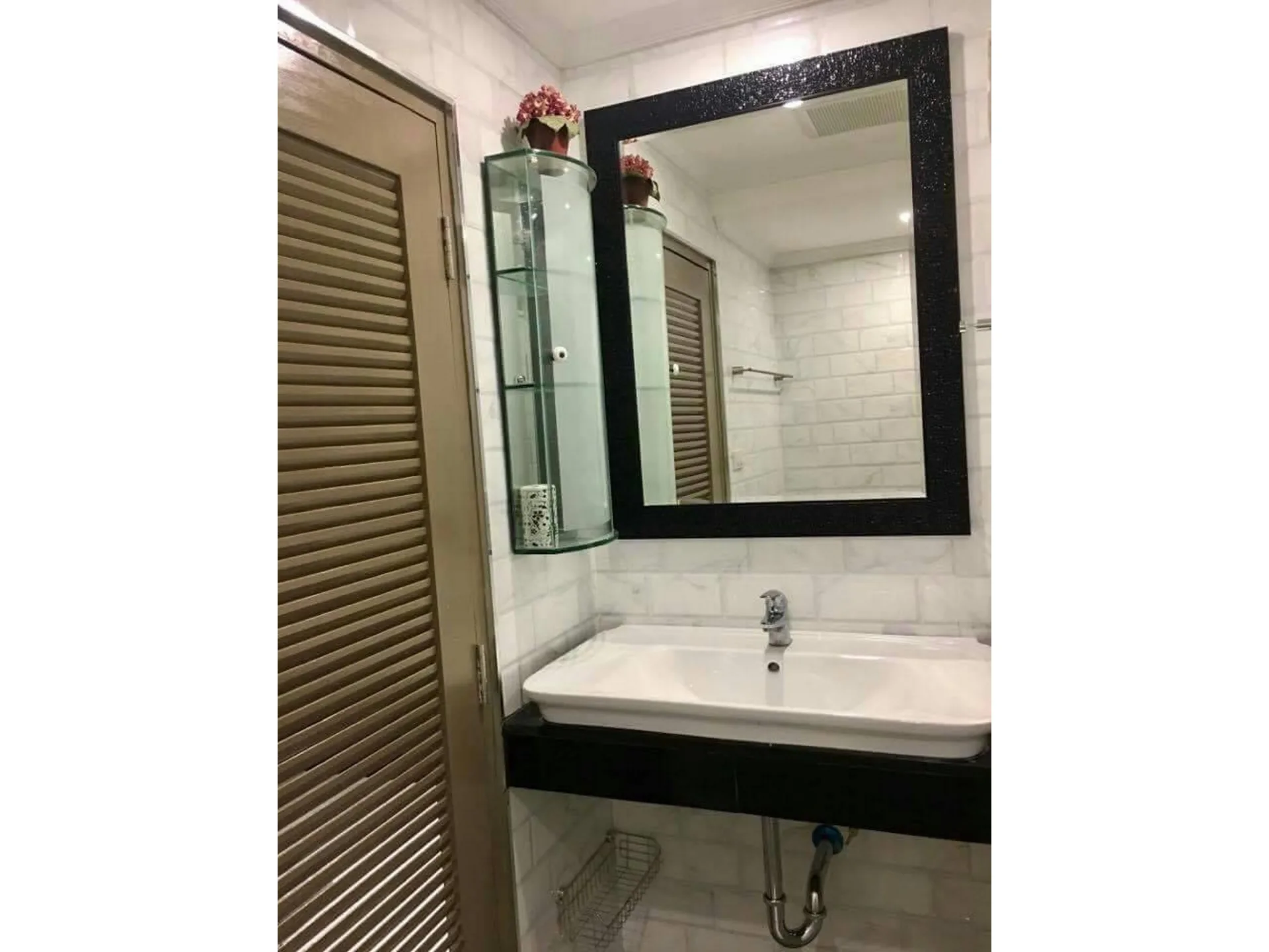 Property photos for Saranjai Mansion