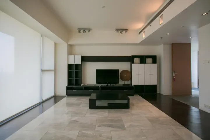 Property photos for The Met