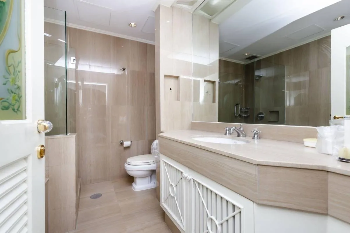 Property photos for Langsuan Ville