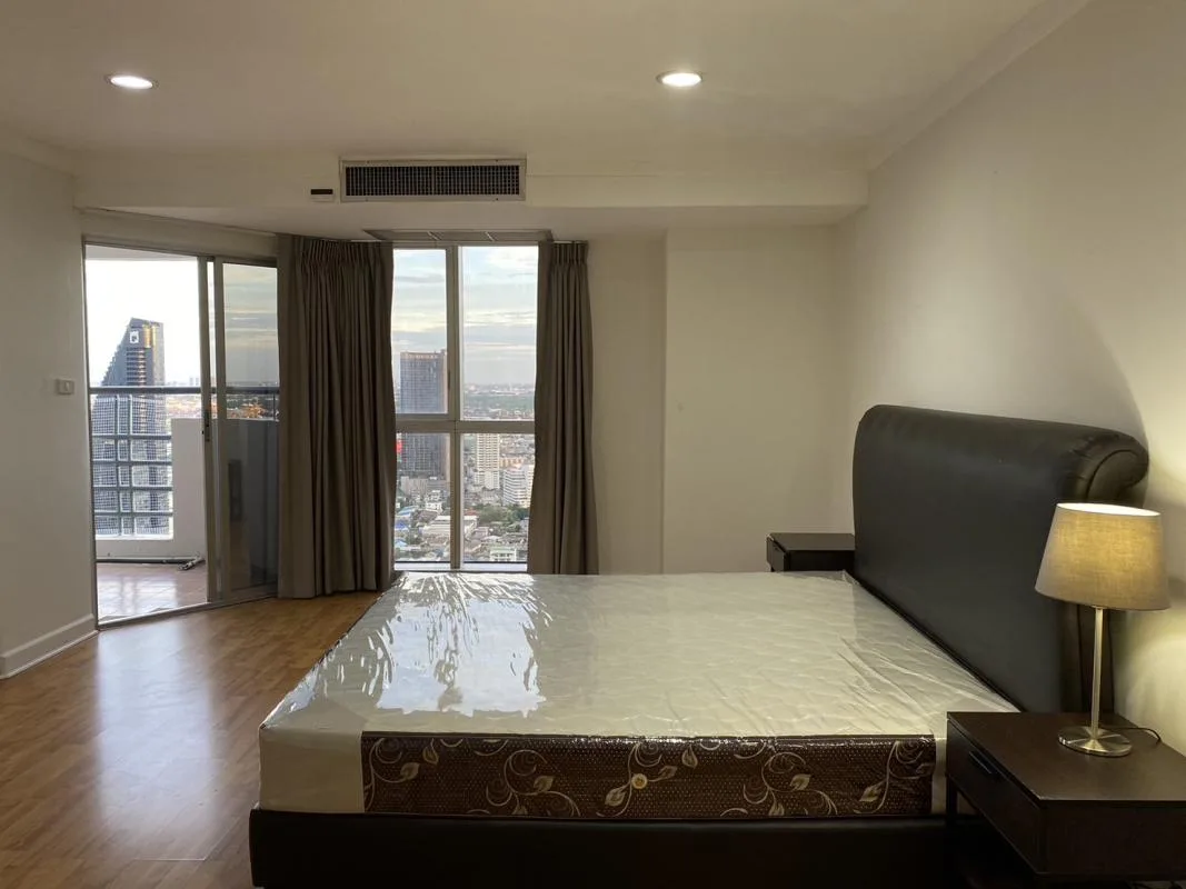 Property photos for The Waterford Diamond