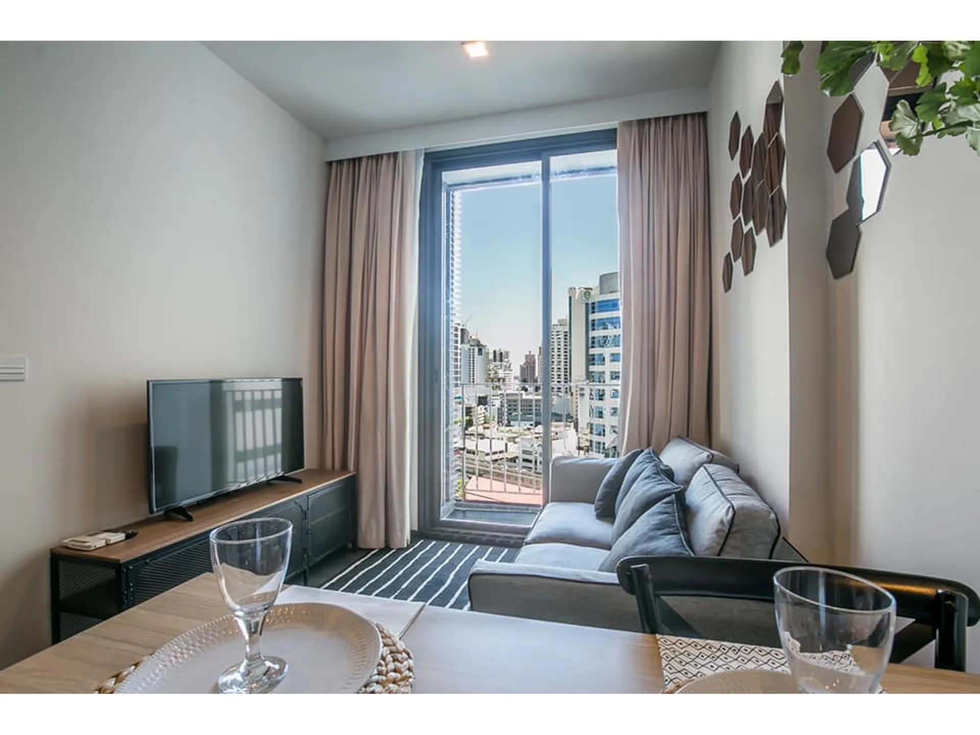 Property photos for Edge Sukhumvit 23