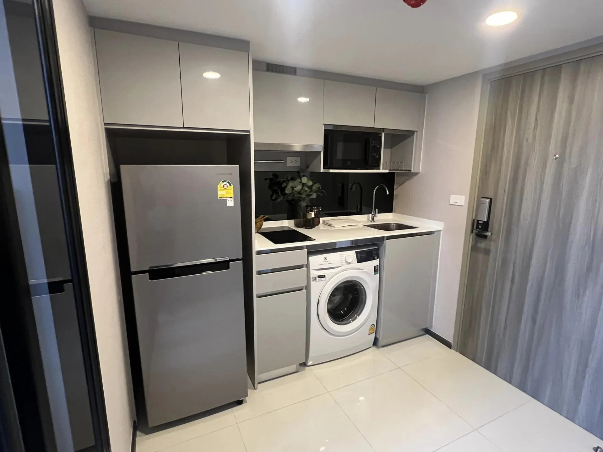 Property photos for Knightsbridge Space Ratchayothin
