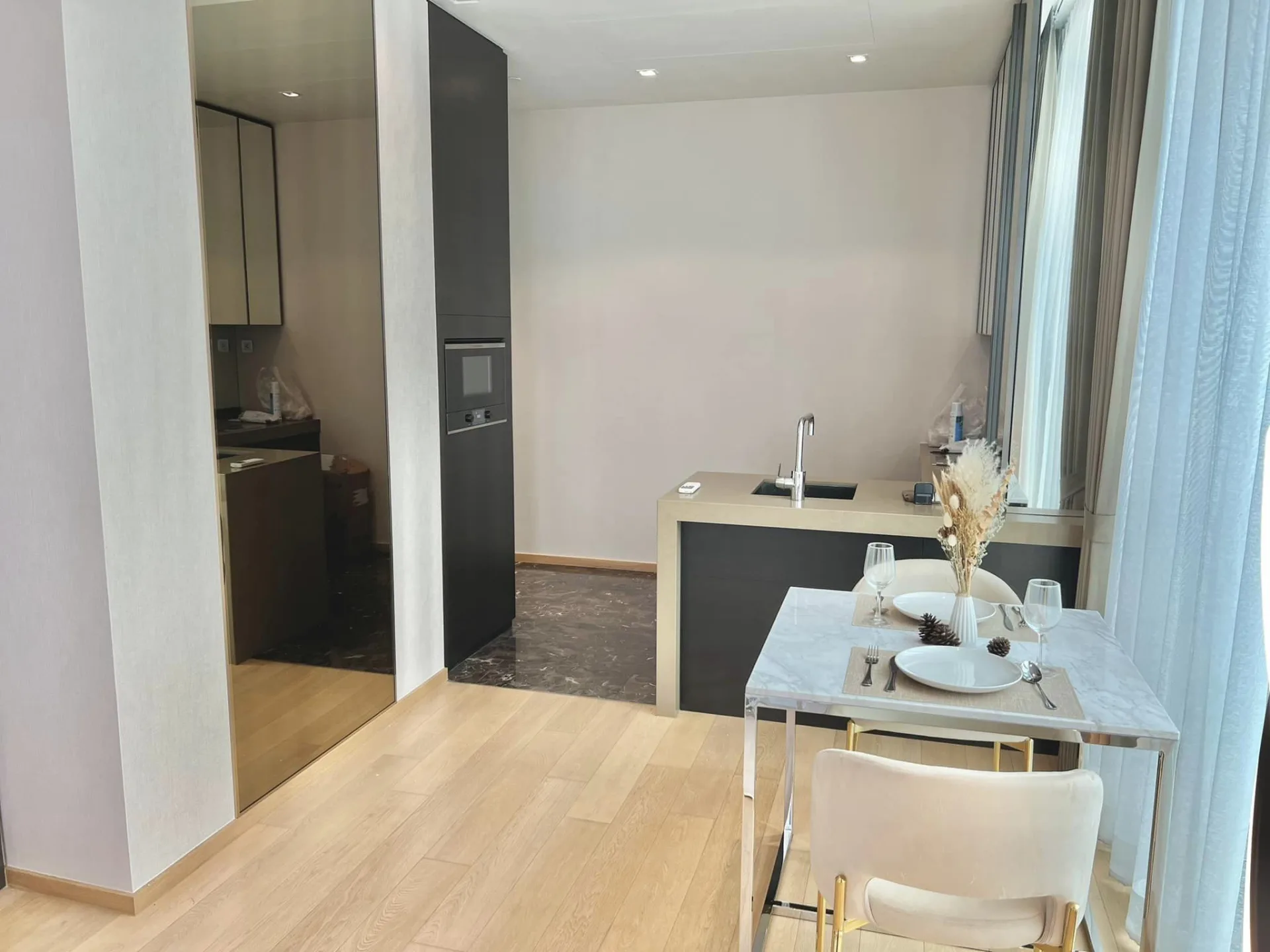 Property photos for 28 Chidlom