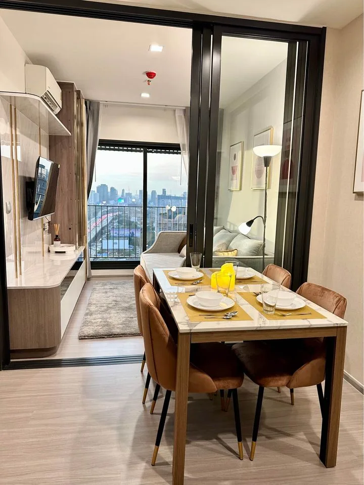 Property photos for Life Asoke Hype