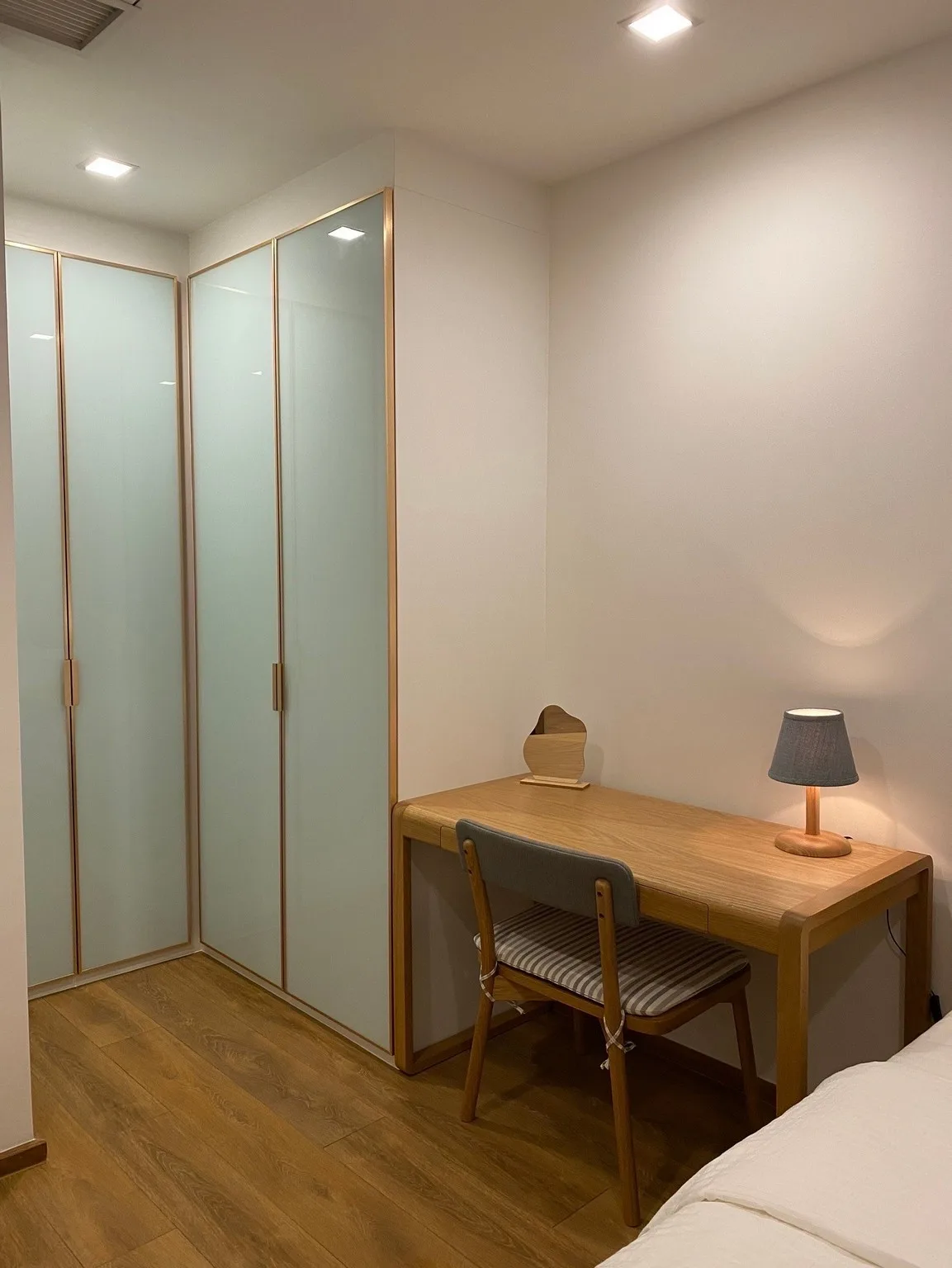Property photos for Noble BE 33