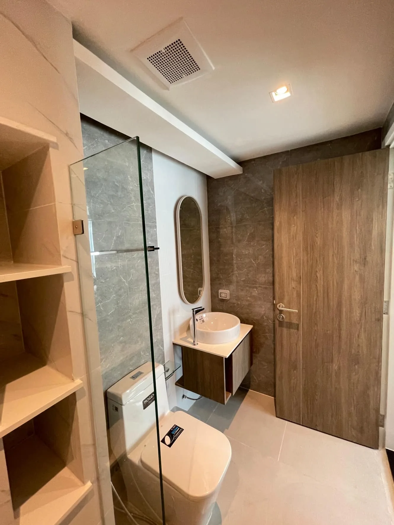 Property photos for Lloyd Soonvijai-thonglor