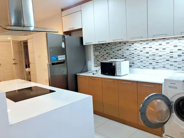 Property photos for Lake Green
