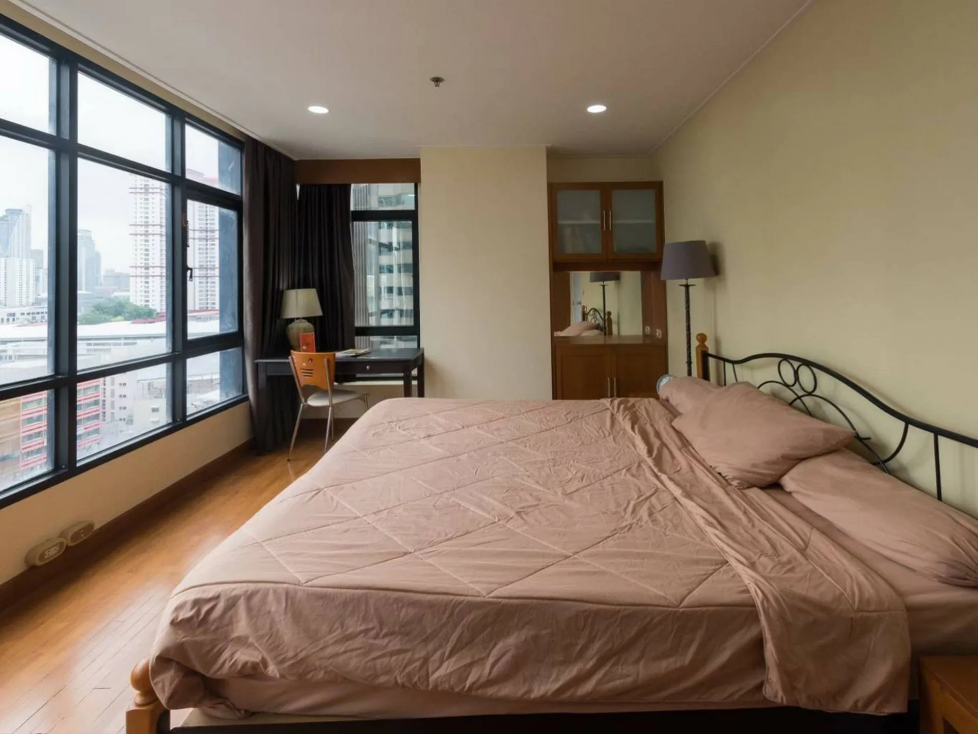 Property photos for Phayathai Place
